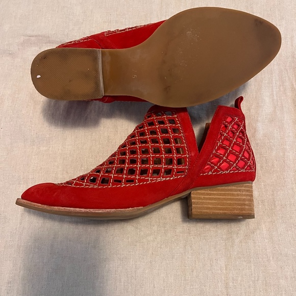 Jeffrey Campbell Taggart Bootie, Red, size 7.5 - Picture 2 of 4